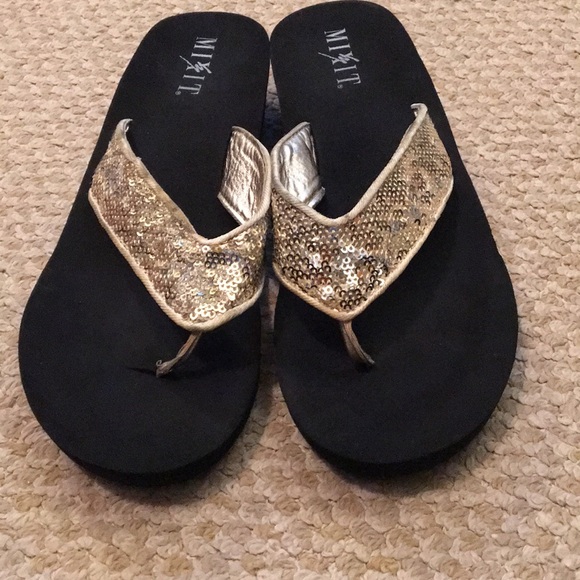 mixit wedge flip flops